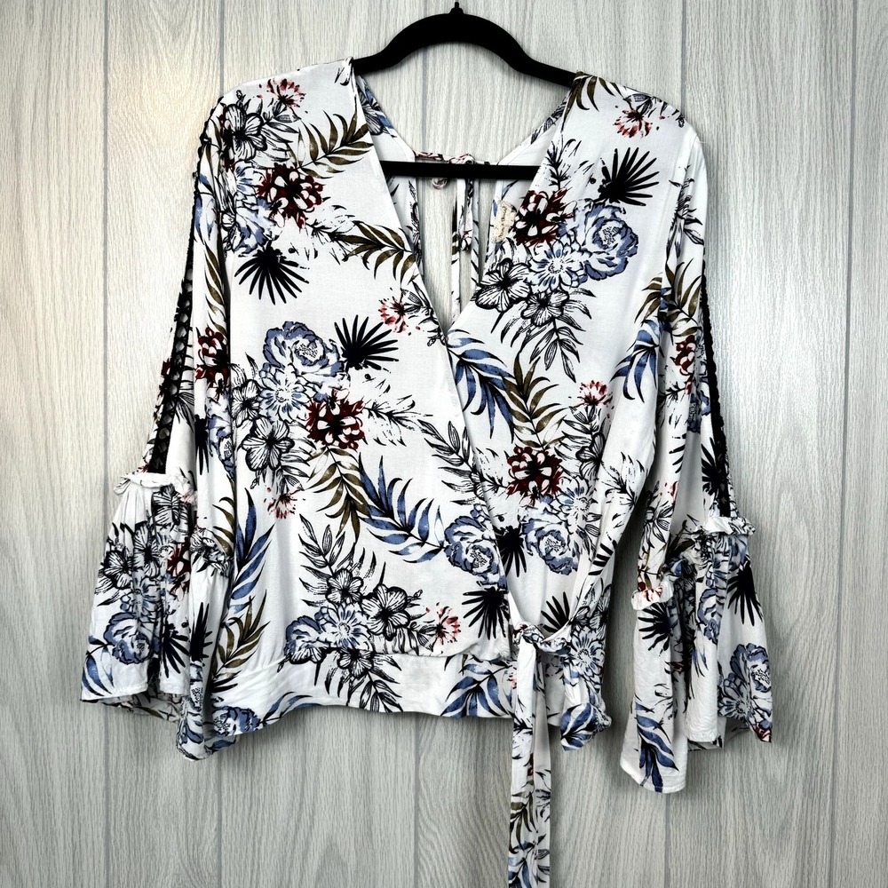 Hem and Thread Floral Top Long Sleeve Crochet Accent Down The Sleeve Size L